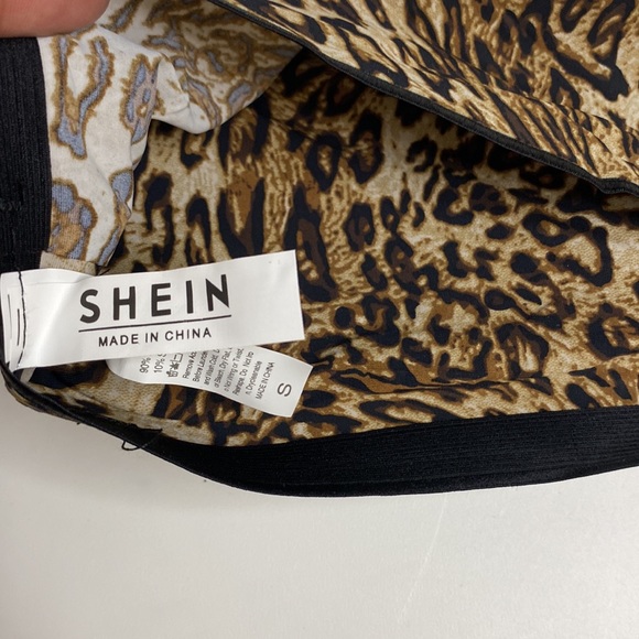 SHEIN Women's Leopard Crop Top - Picture 4 of 8